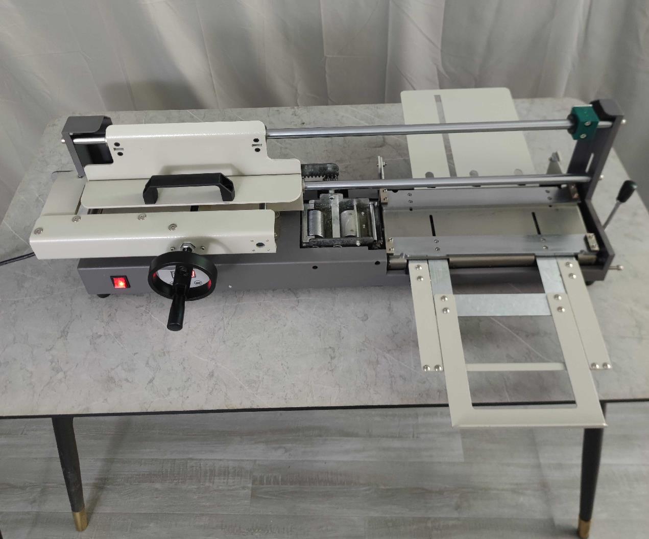 Rilegatrice per libri con coll - Binding Machine Comb recensione e prezzo