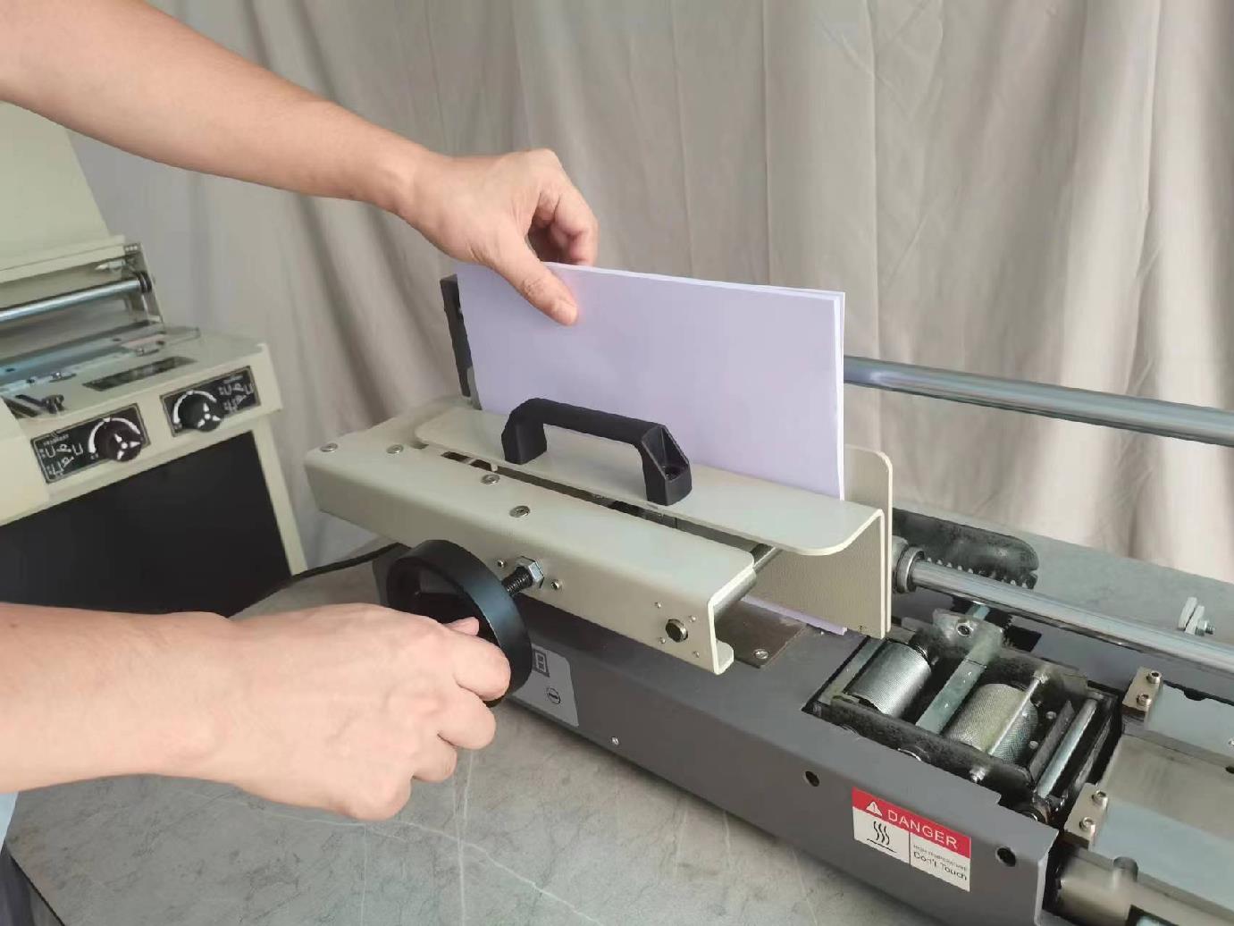 Rilegatrice per libri con coll - Binding Machine Comb recensione e prezzo